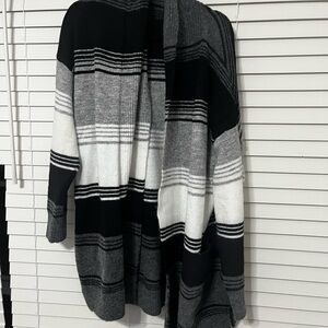 Time and Tru Monochrome Striped Cardigan